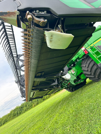 2021 MacDon FD135 Header Combine