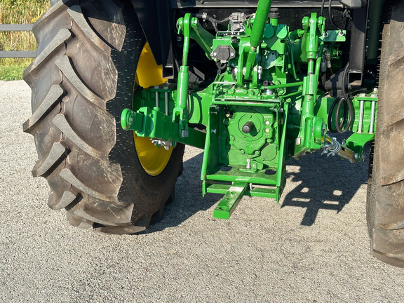 2024 John Deere 5075E Tractor