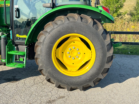 2024 John Deere 5075E Tractor