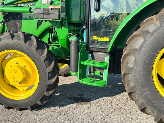 2024 John Deere 5075E Tractor