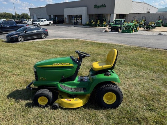 2002 John Deere LT160 Garden Tractor