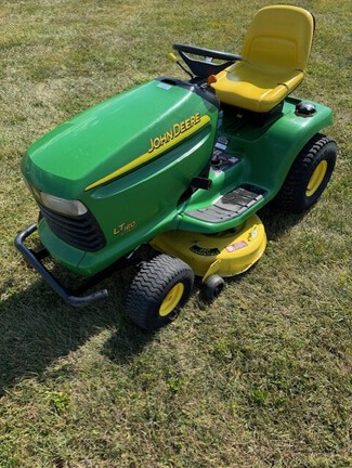 2002 John Deere LT160 Garden Tractor