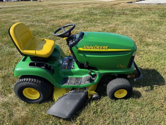 2002 John Deere LT160 Garden Tractor