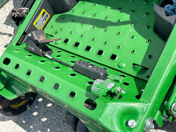 2021 John Deere Z950R Mower/Zero Turn