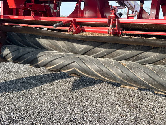 2011 New Holland H7450 Mower Conditioner