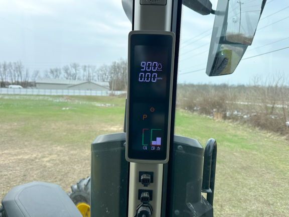 2023 John Deere 8R 370 Tractor