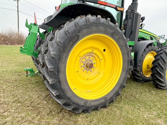 2023 John Deere 8R 370 Tractor