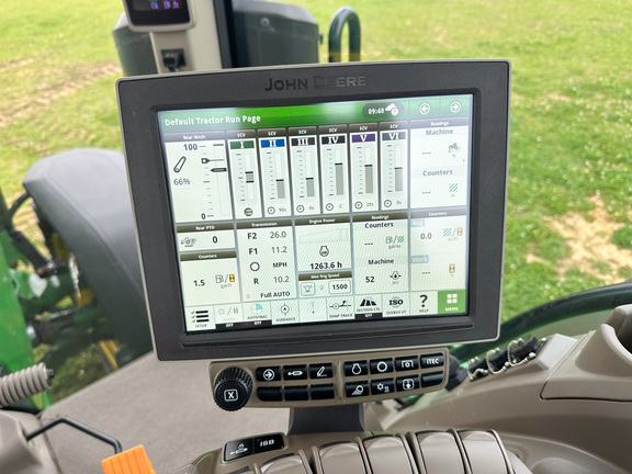 2023 John Deere 8R 370 Tractor