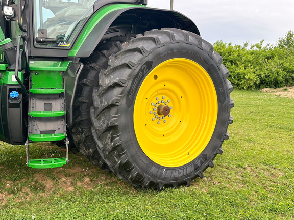 2023 John Deere 8R 370 Tractor
