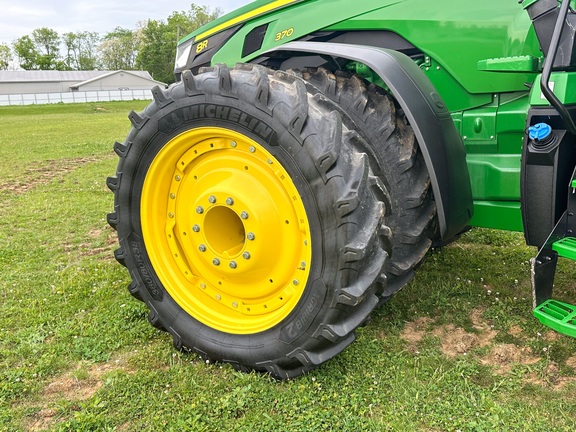 2023 John Deere 8R 370 Tractor