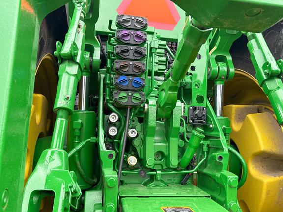 2023 John Deere 8R 370 Tractor