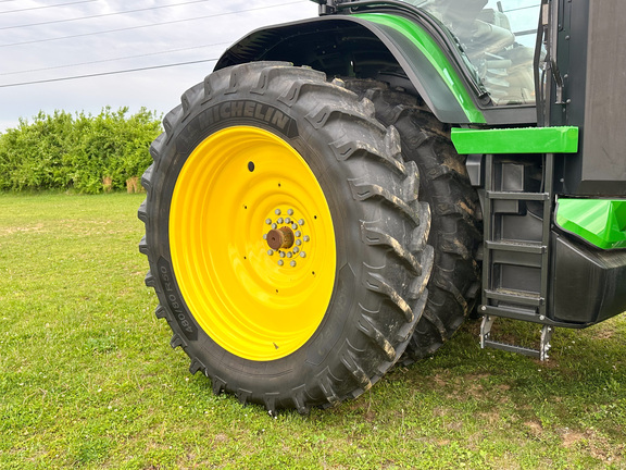 2023 John Deere 8R 370 Tractor