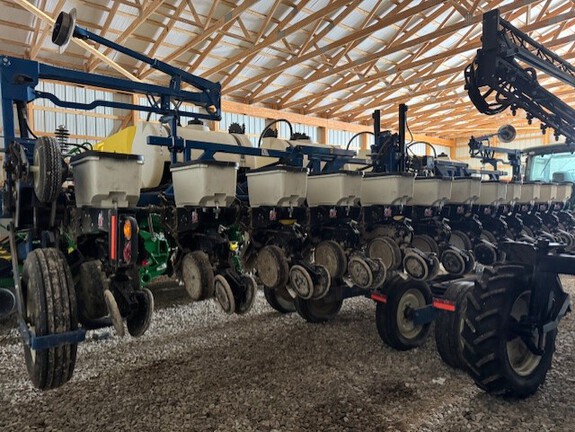 2019 Kinze 3600 Planter