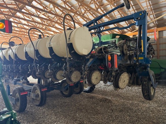 2019 Kinze 3600 Planter