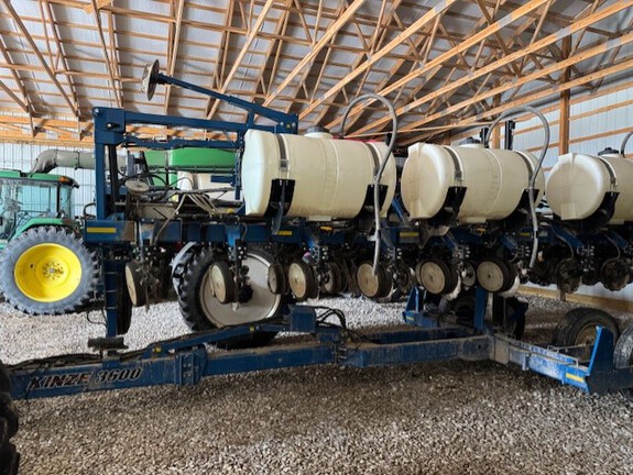 2019 Kinze 3600 Planter