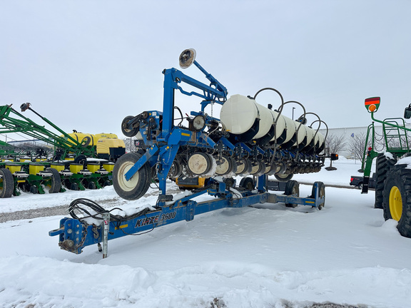 2019 Kinze 3600 Planter