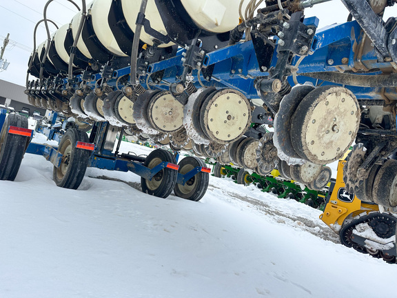 2019 Kinze 3600 Planter