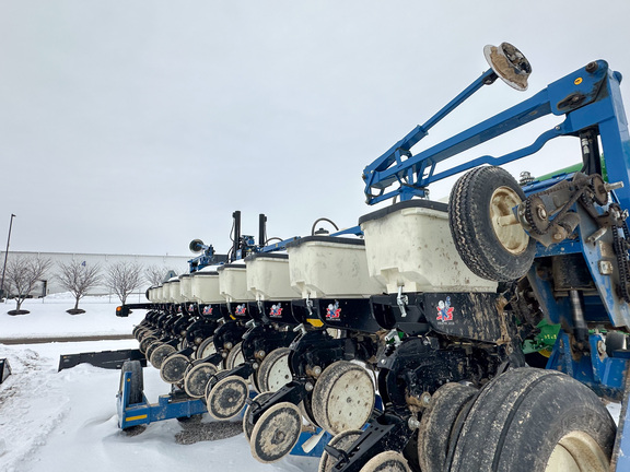 2019 Kinze 3600 Planter
