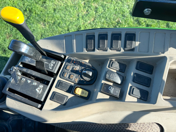 2024 John Deere 3046R Tractor Compact