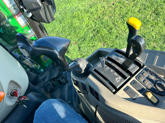 2024 John Deere 3046R Tractor Compact