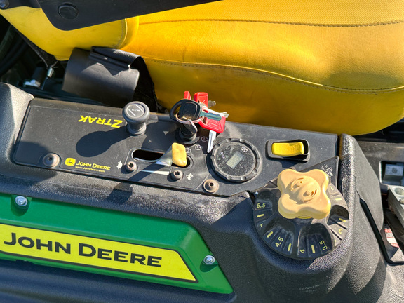 2023 John Deere Z915E Mower/Zero Turn