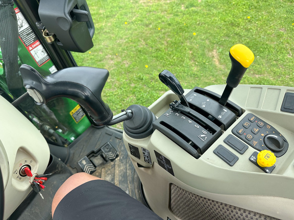 2016 John Deere 3039R Tractor Compact