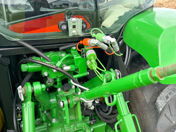 2016 John Deere 3039R Tractor Compact