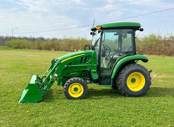 2016 John Deere 3039R Tractor Compact