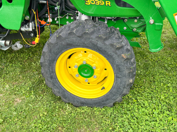 2016 John Deere 3039R Tractor Compact