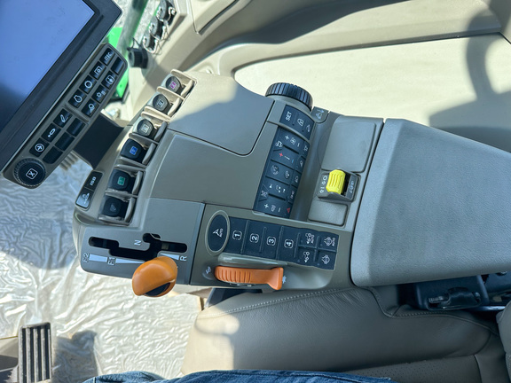 2022 John Deere 8R 310 Tractor