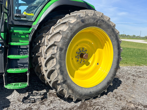 2022 John Deere 8R 310 Tractor