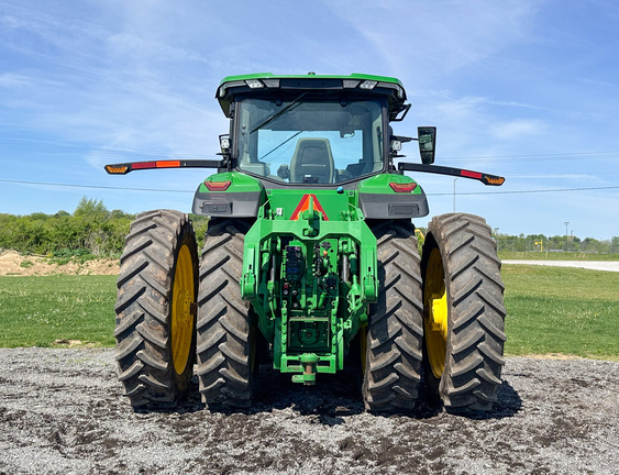 2022 John Deere 8R 310 Tractor