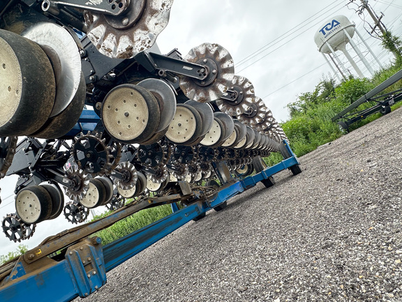 2011 Kinze 3600 Planter