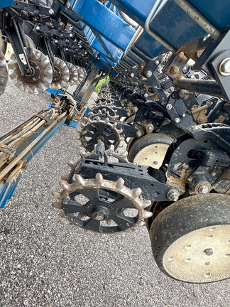 2011 Kinze 3600 Planter