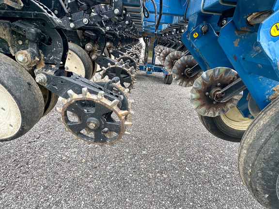 2011 Kinze 3600 Planter