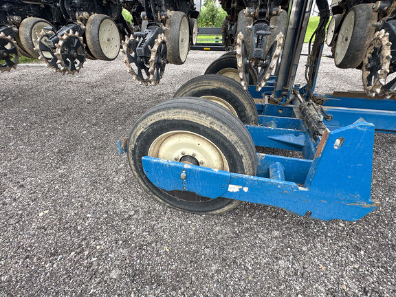 2011 Kinze 3600 Planter