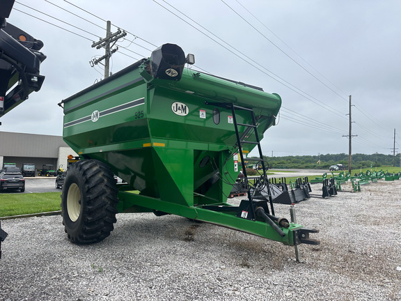 J&M 525-14 Grain Cart