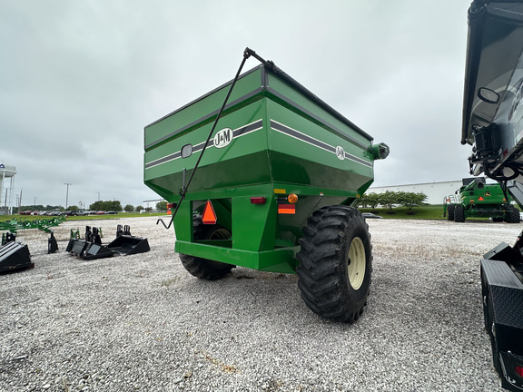 J&M 525-14 Grain Cart