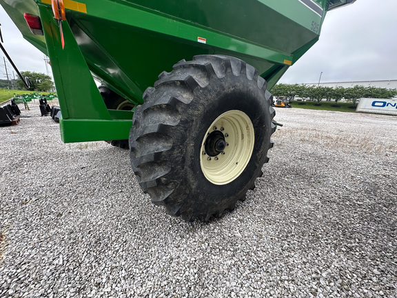 J&M 525-14 Grain Cart