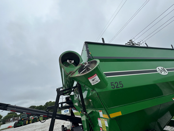 J&M 525-14 Grain Cart