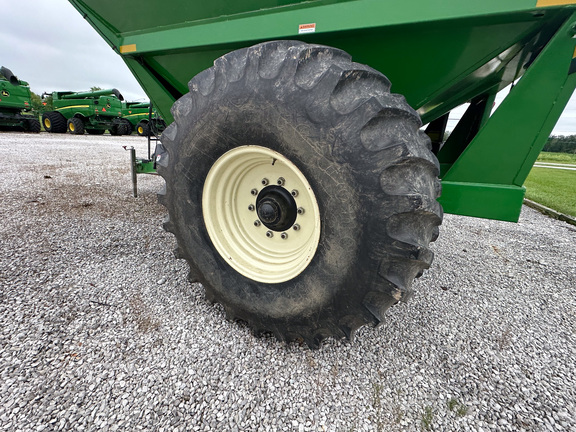 J&M 525-14 Grain Cart
