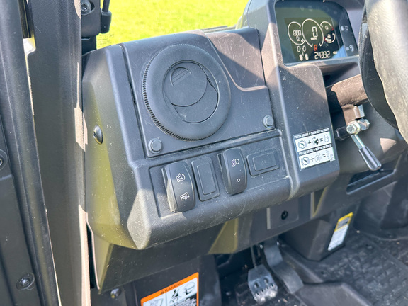 2025 John Deere XUV 875M HVAC Cab Diesel ATV