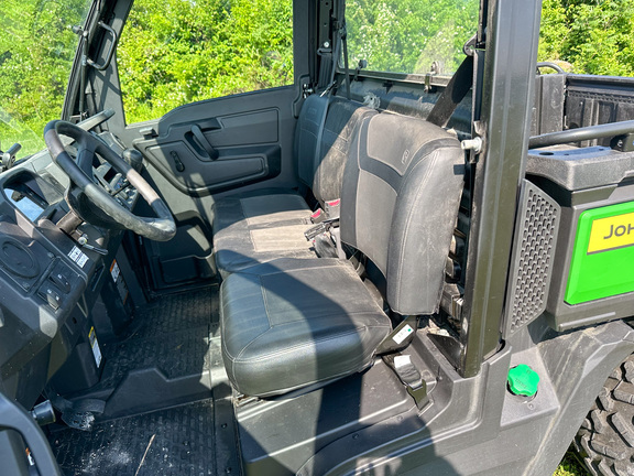 2025 John Deere XUV 875M HVAC Cab Diesel ATV