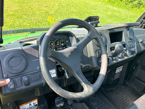 2025 John Deere XUV 875M HVAC Cab Diesel ATV