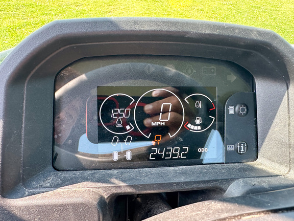 2025 John Deere XUV 875M HVAC Cab Diesel ATV