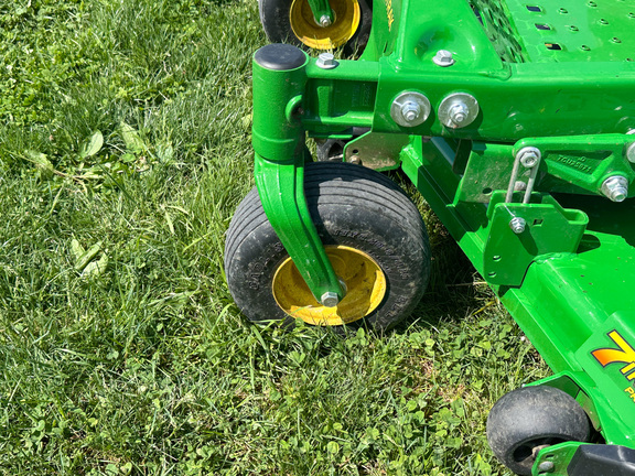 2023 John Deere Z930M Mower/Zero Turn