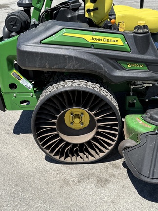 2024 John Deere Z930M Mower/Zero Turn