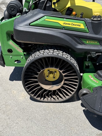 2024 John Deere Z930M Mower/Zero Turn