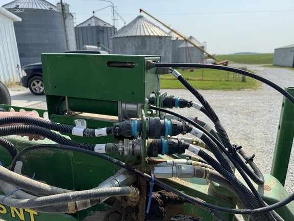 2016 John Deere 1775NT Planter
