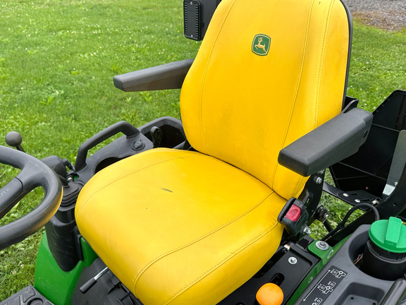 2021 John Deere 1025R Tractor Compact